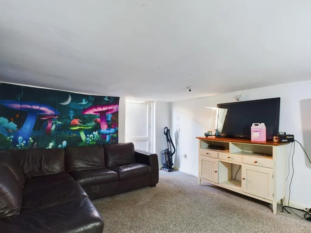 2 bed Semi-Detached