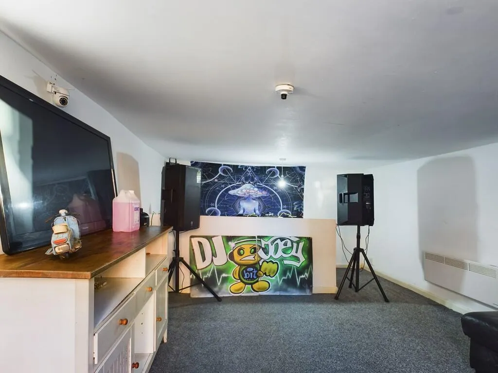 2 bed Semi-Detached