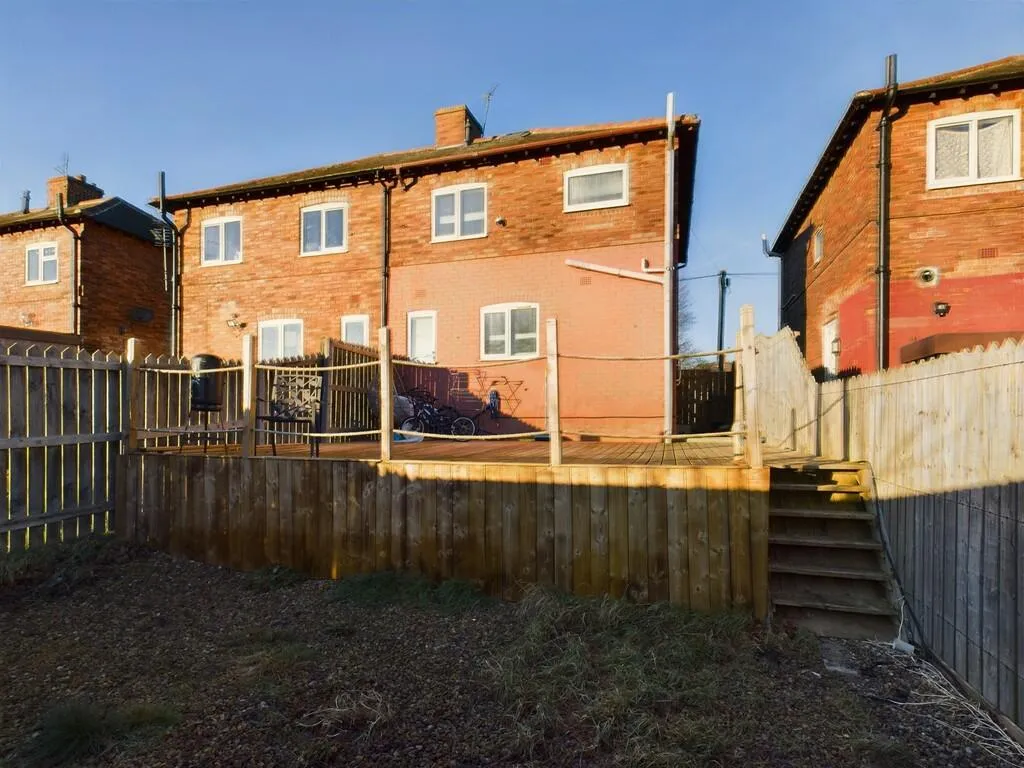2 bed Semi-Detached