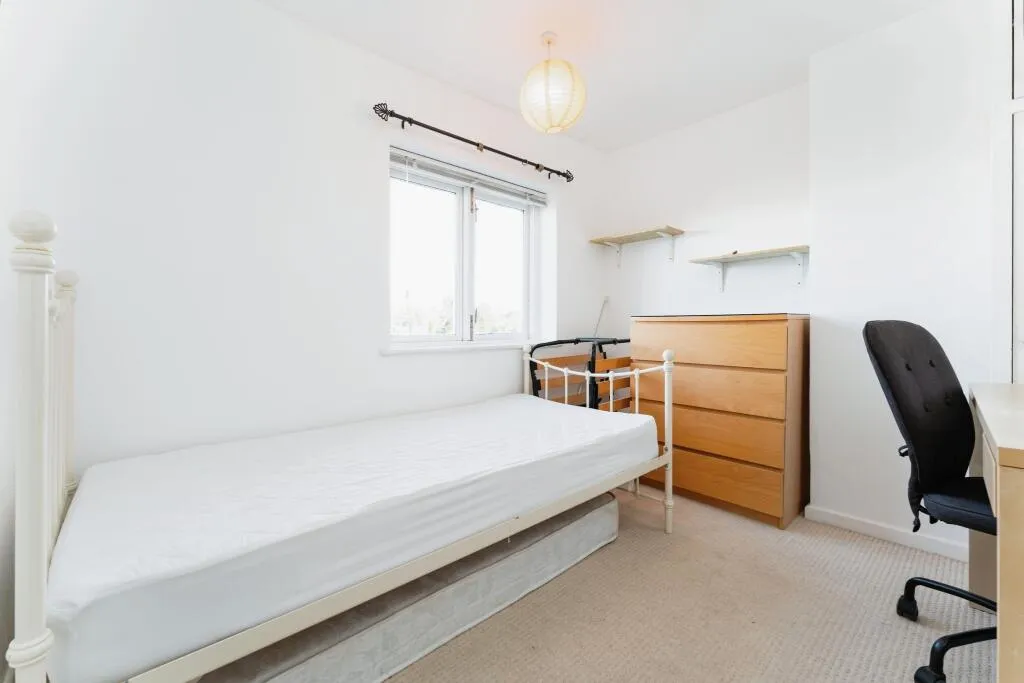 2 bed End of Terrace