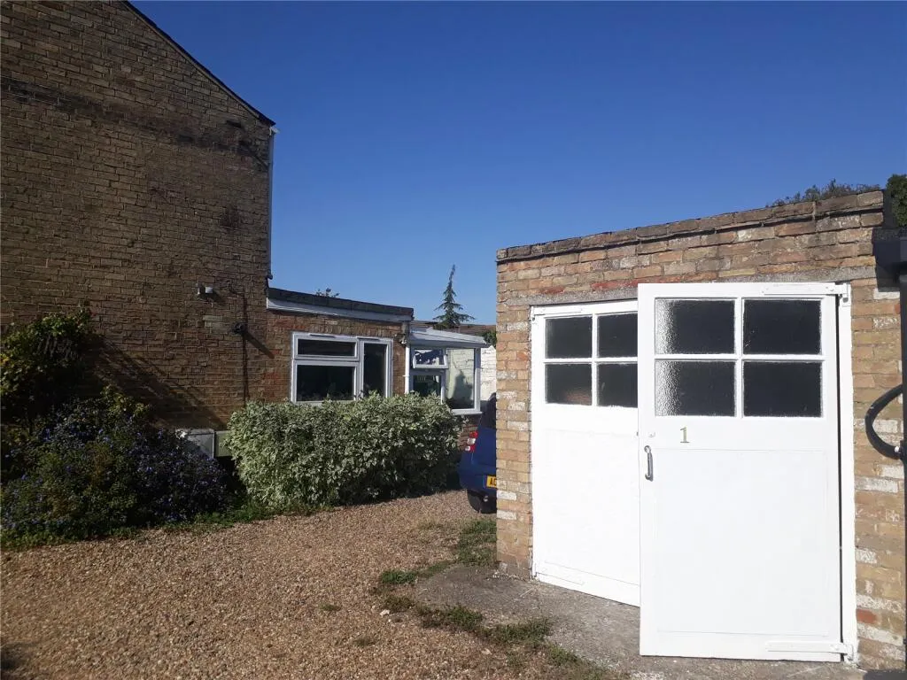 2 bed End of Terrace