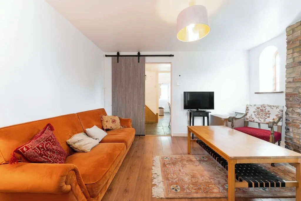2 bed End of Terrace