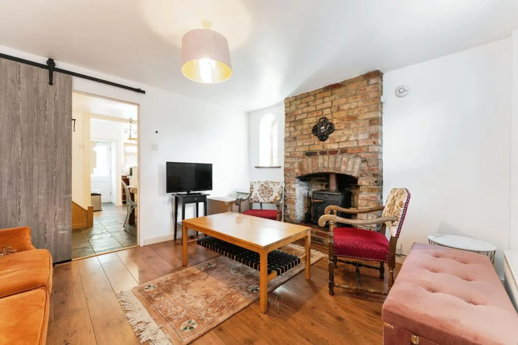 2 bed End of Terrace