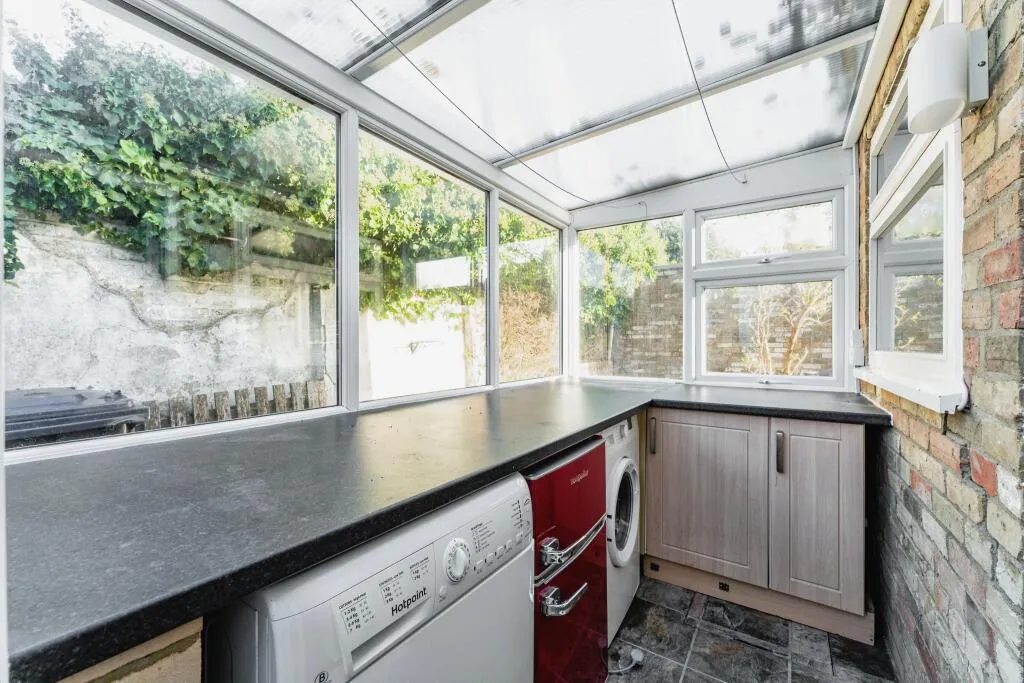 2 bed End of Terrace
