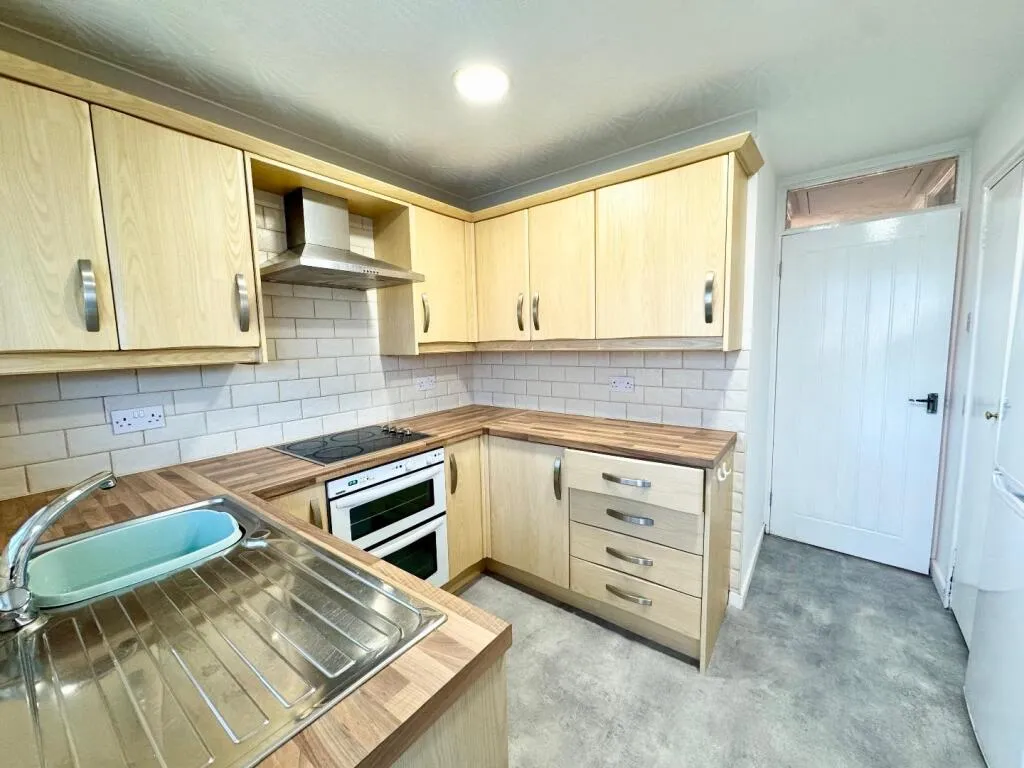 2 bed Semi-Detached Bungalow