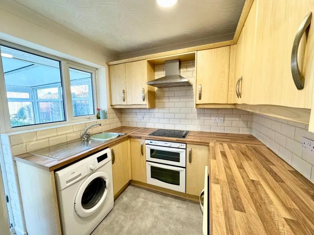 2 bed Semi-Detached Bungalow