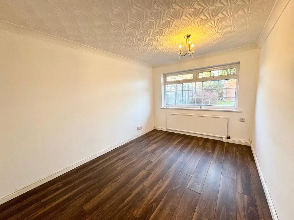 2 bed Semi-Detached Bungalow