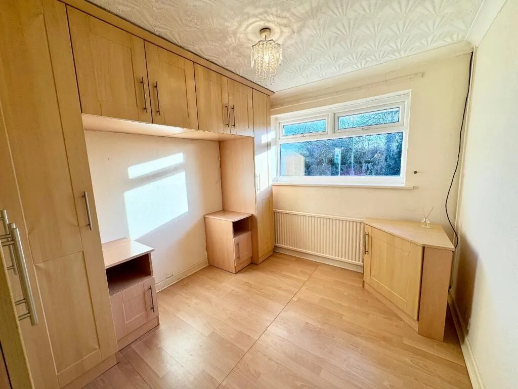 2 bed Semi-Detached Bungalow