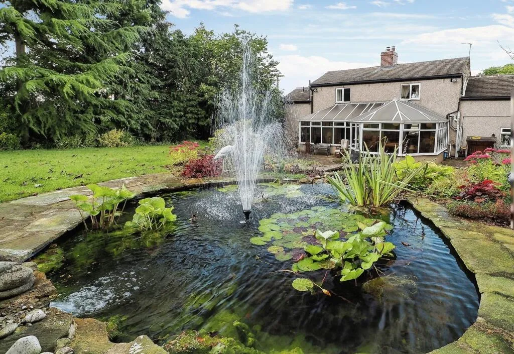 4 bed Detached