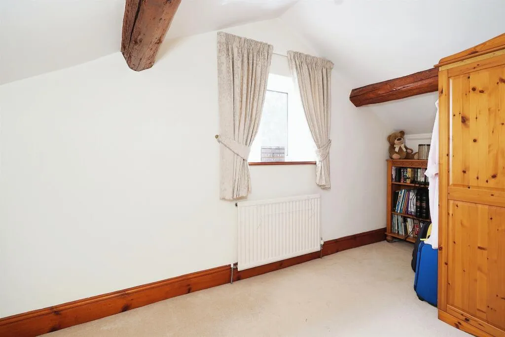 4 bed Detached