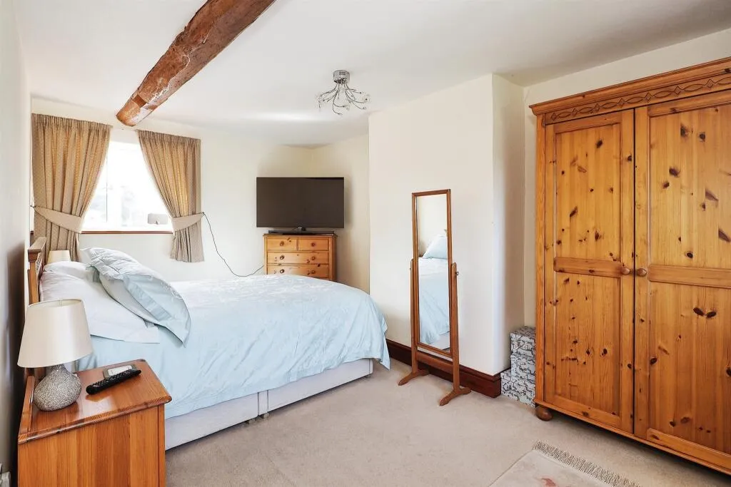 4 bed Detached