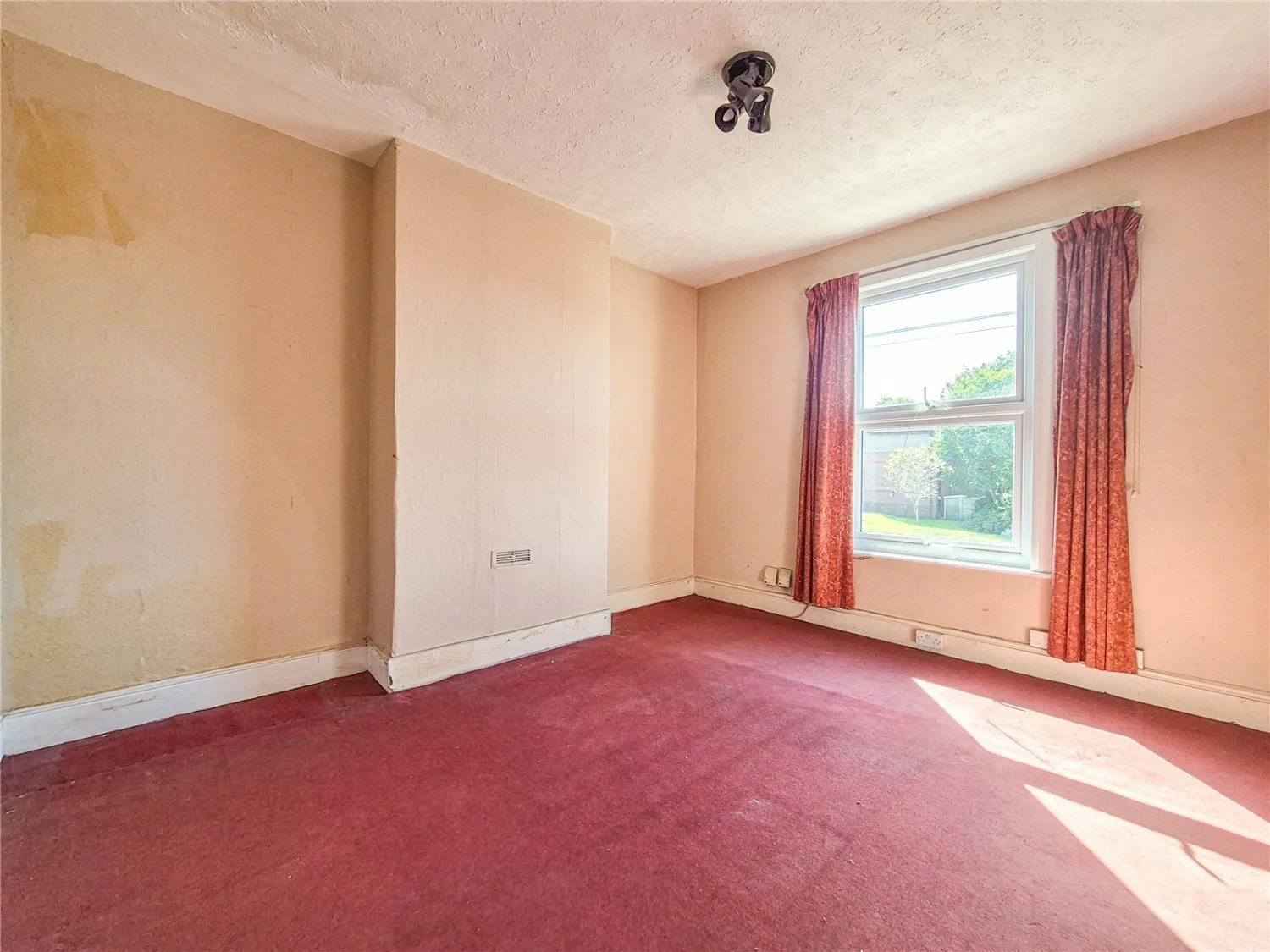 3 bed Terraced