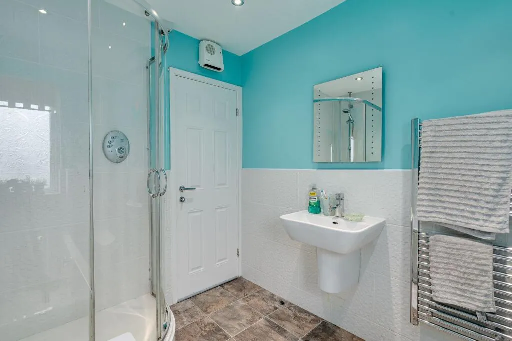 3 bed End of Terrace