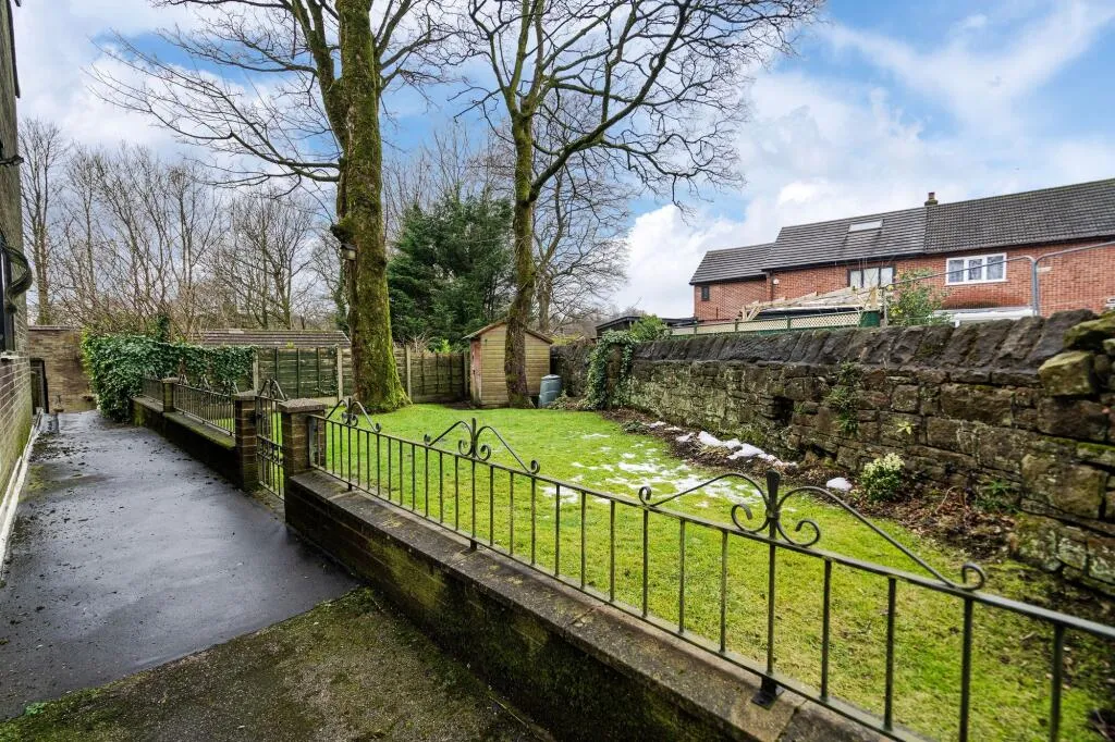 3 bed End of Terrace