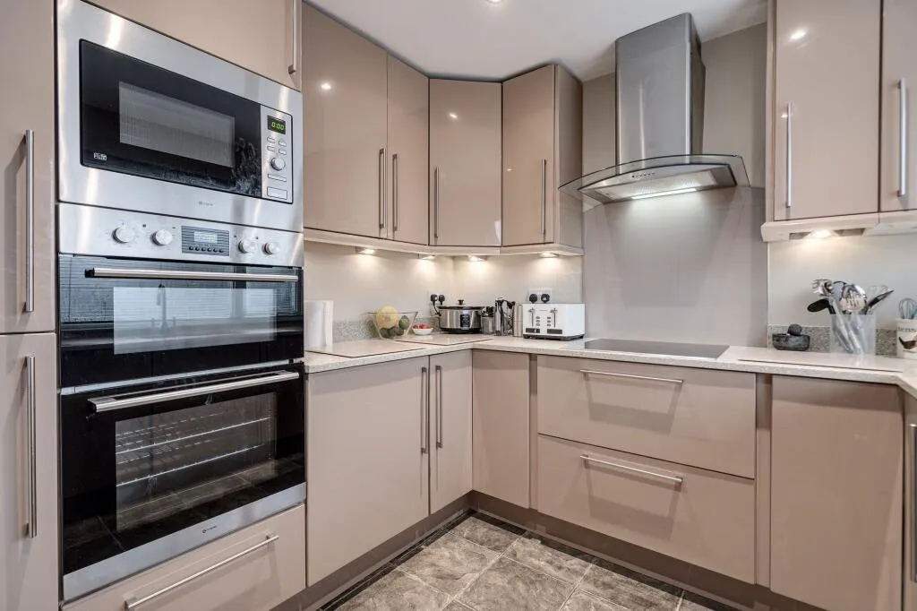 3 bed End of Terrace