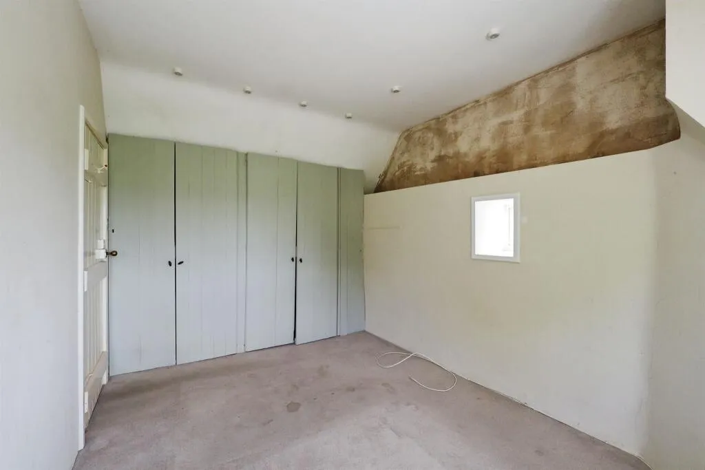 2 bed Link Detached House