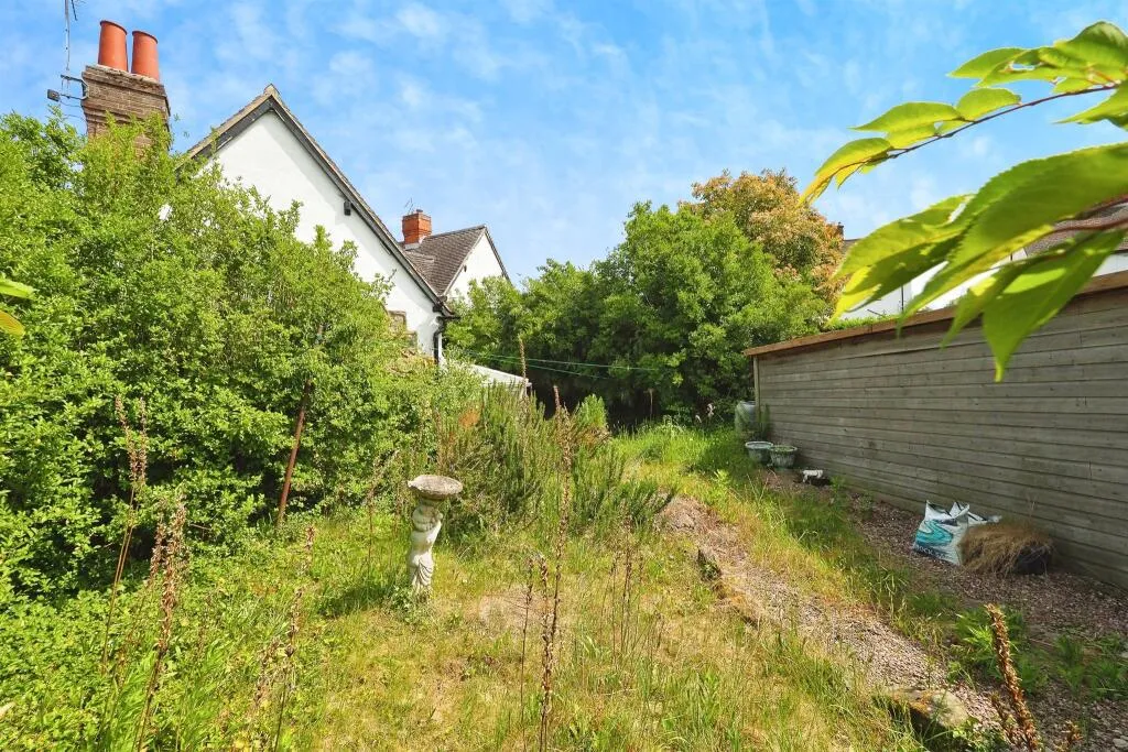 2 bed Link Detached House