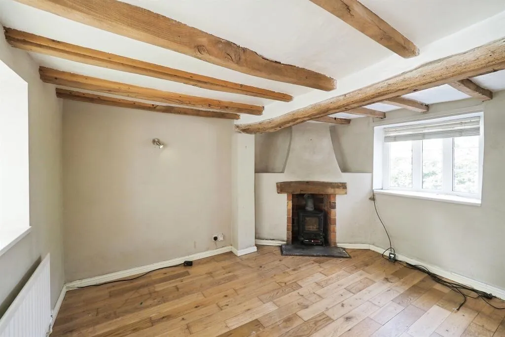 2 bed Link Detached House