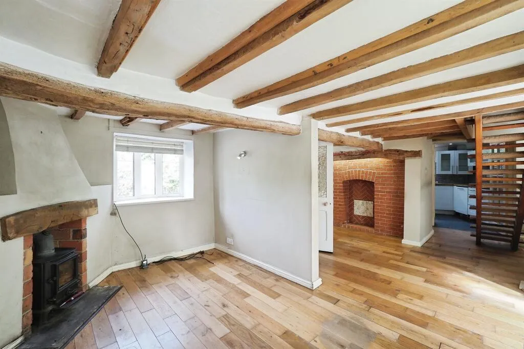 2 bed Link Detached House