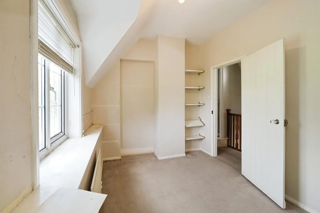2 bed Link Detached House