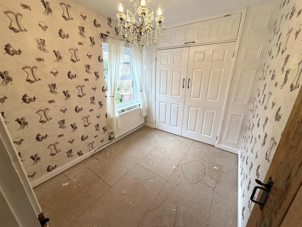 3 bed End of Terrace