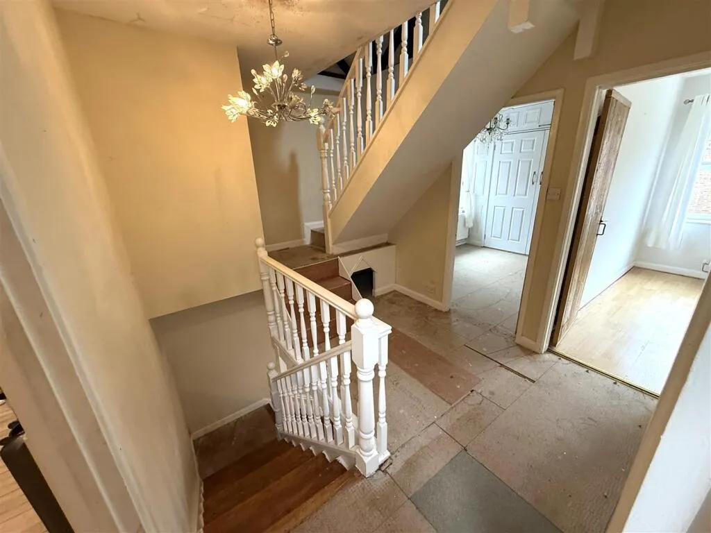 3 bed End of Terrace