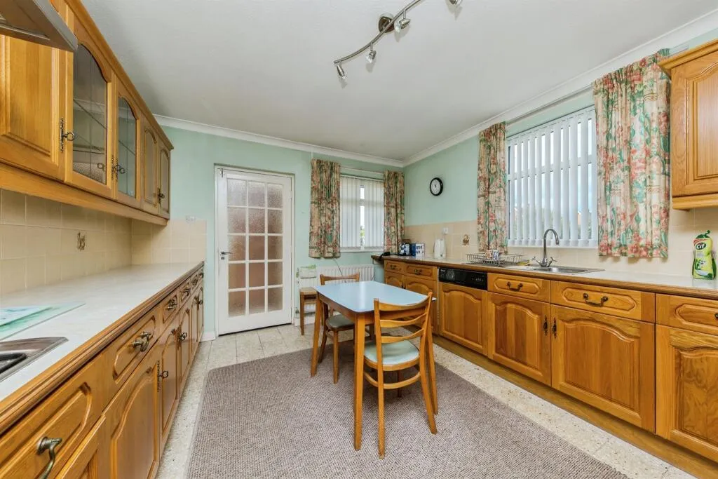 3 bed Detached Bungalow