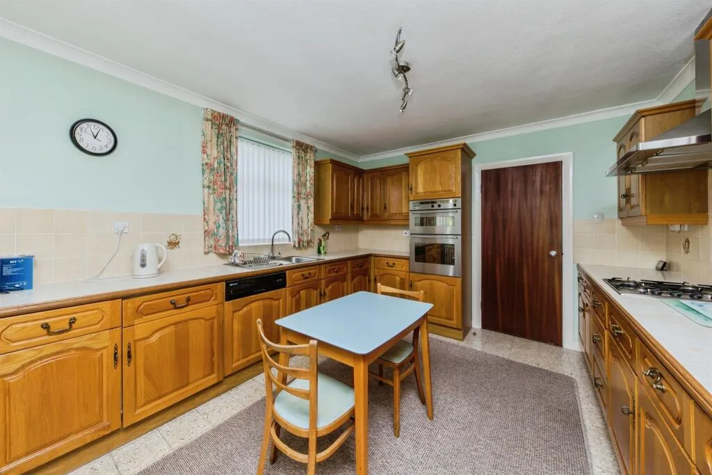 3 bed Detached Bungalow