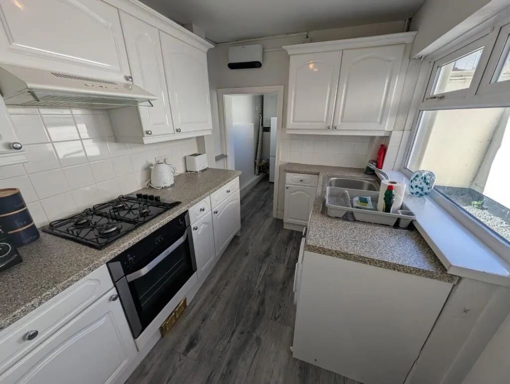 2 bed House