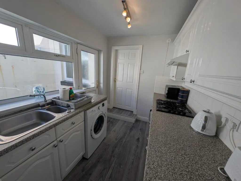 2 bed House