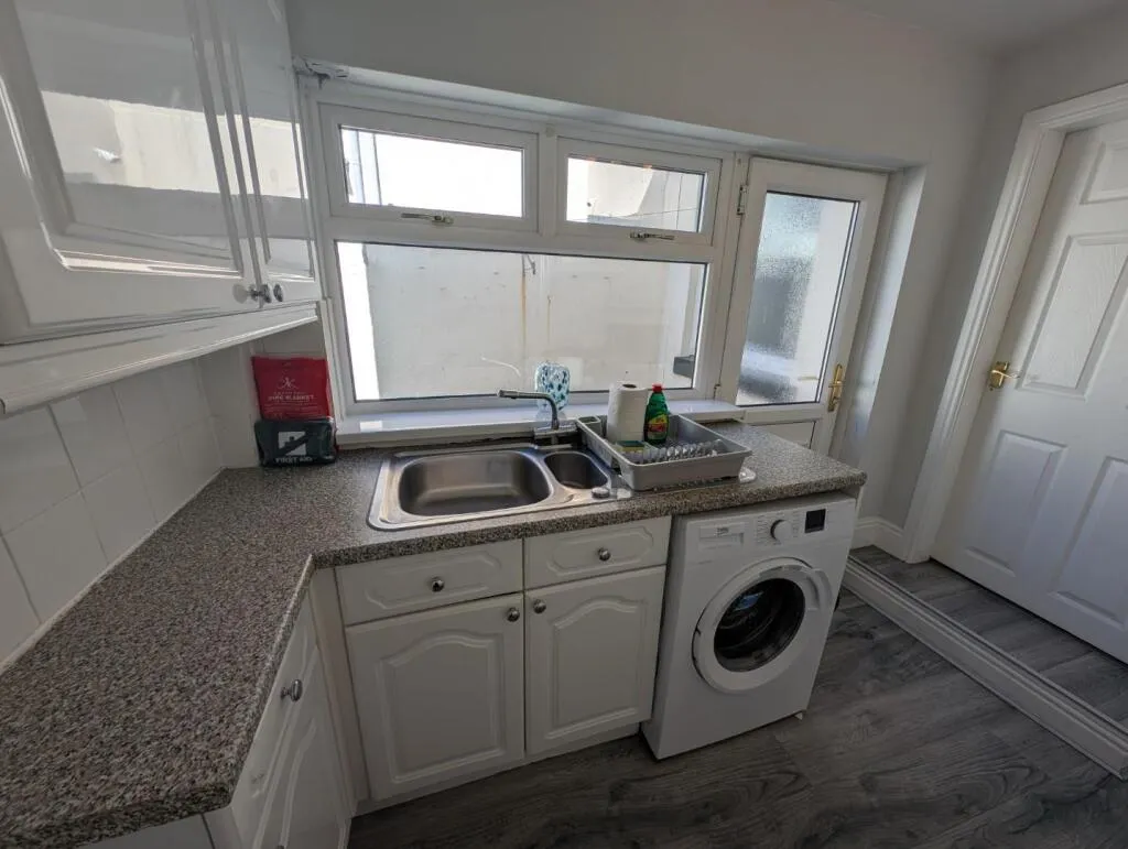 2 bed House