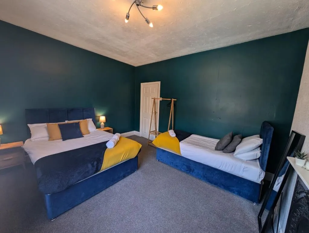 2 bed House