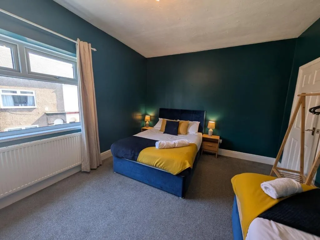 2 bed House