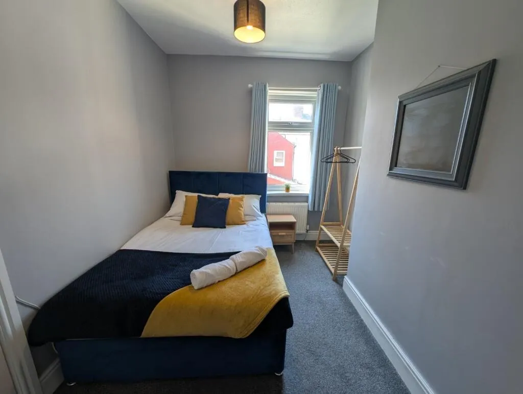 2 bed House