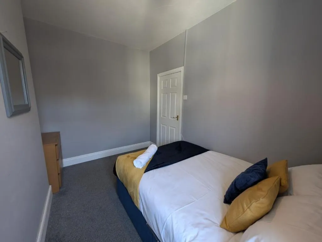 2 bed House