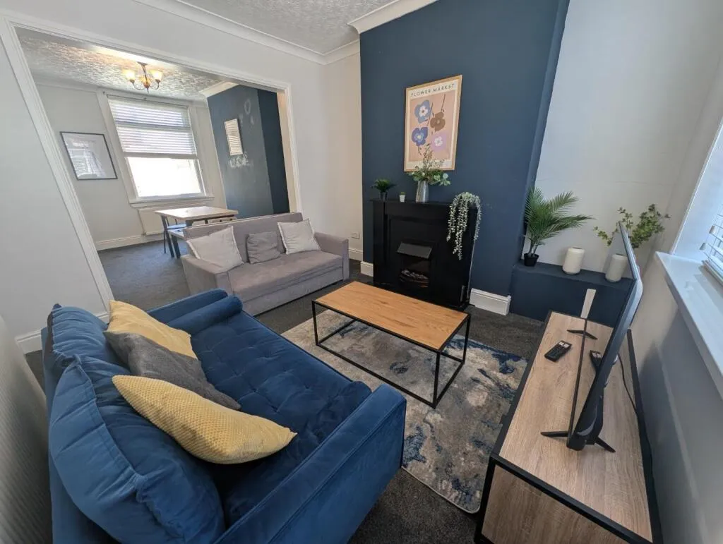 2 bed House