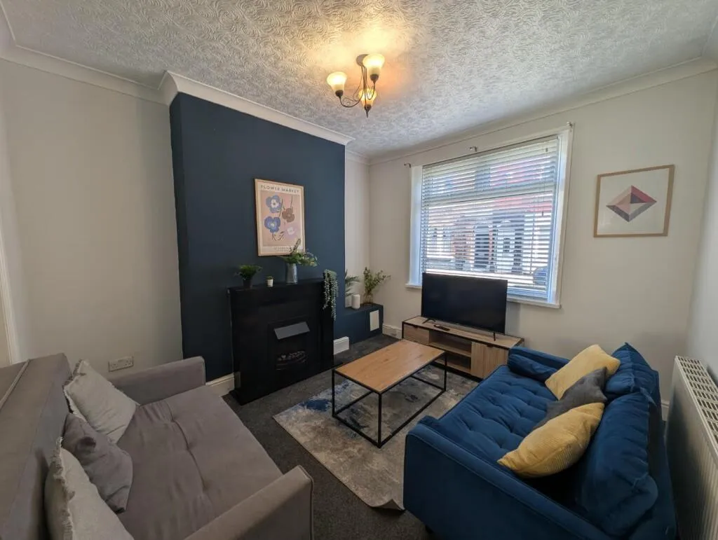 2 bed House