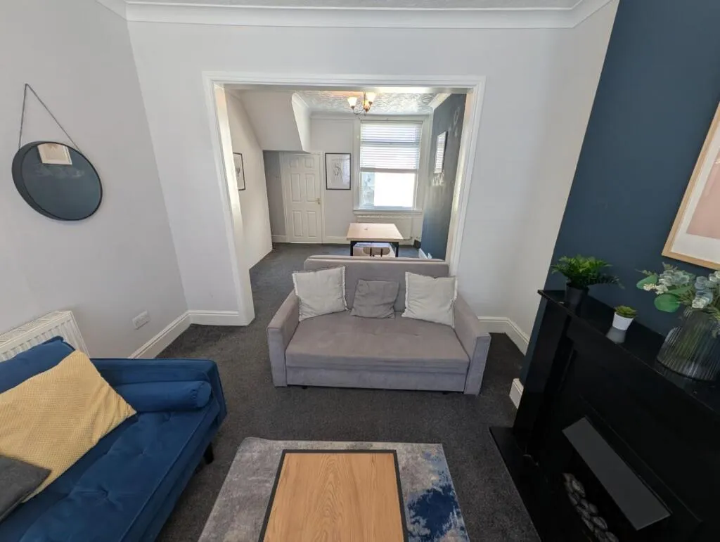 2 bed House