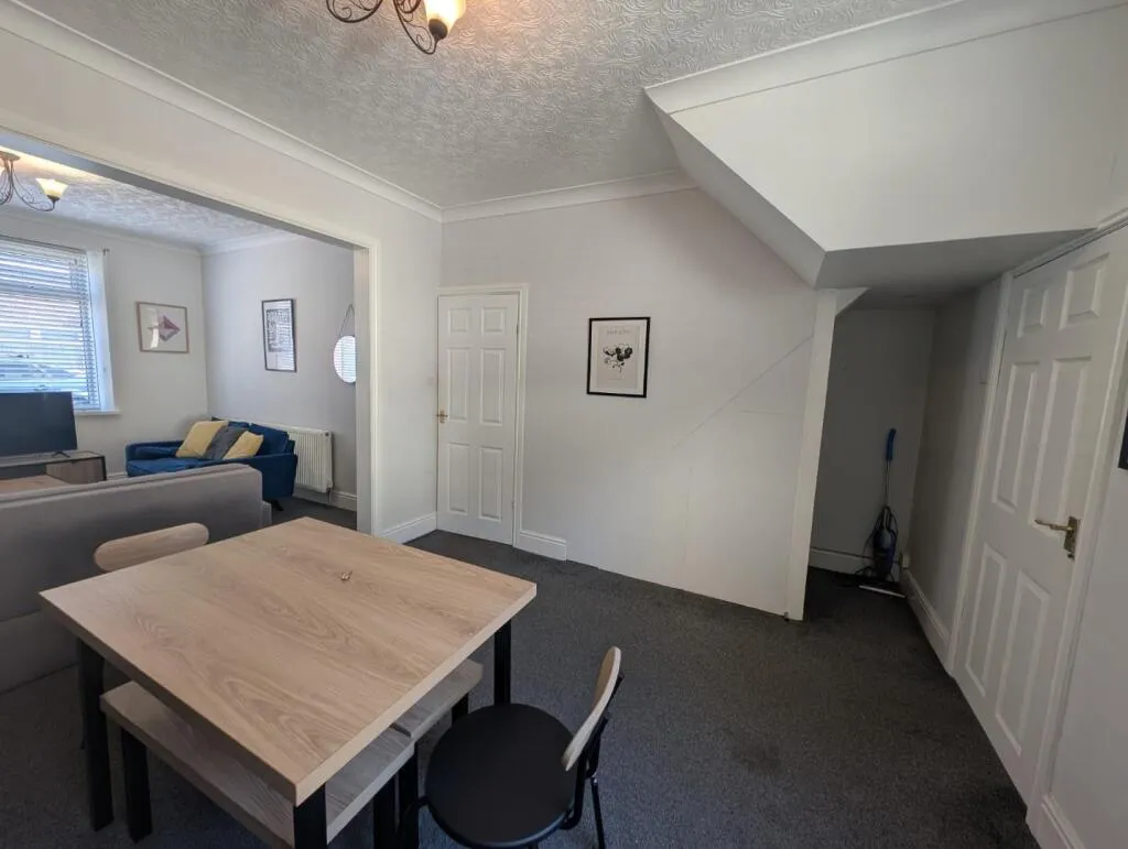 2 bed House