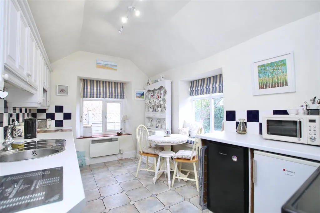 2 bed Character Property