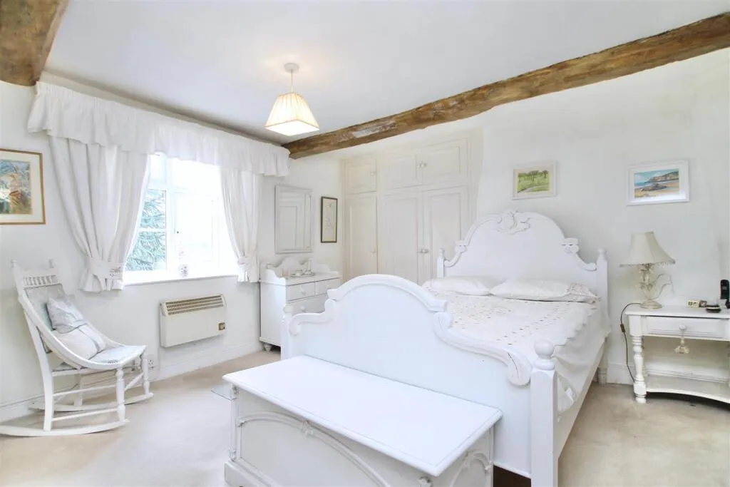 2 bed Character Property