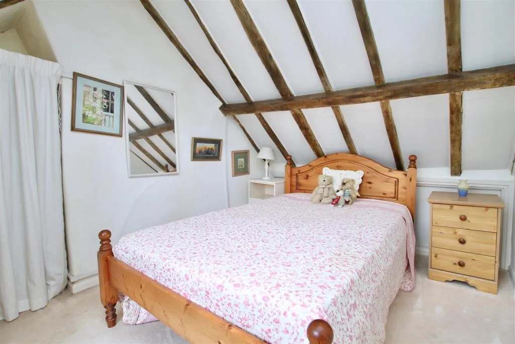 2 bed Character Property
