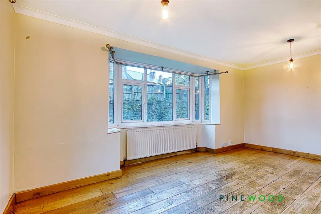 4 bed Detached
