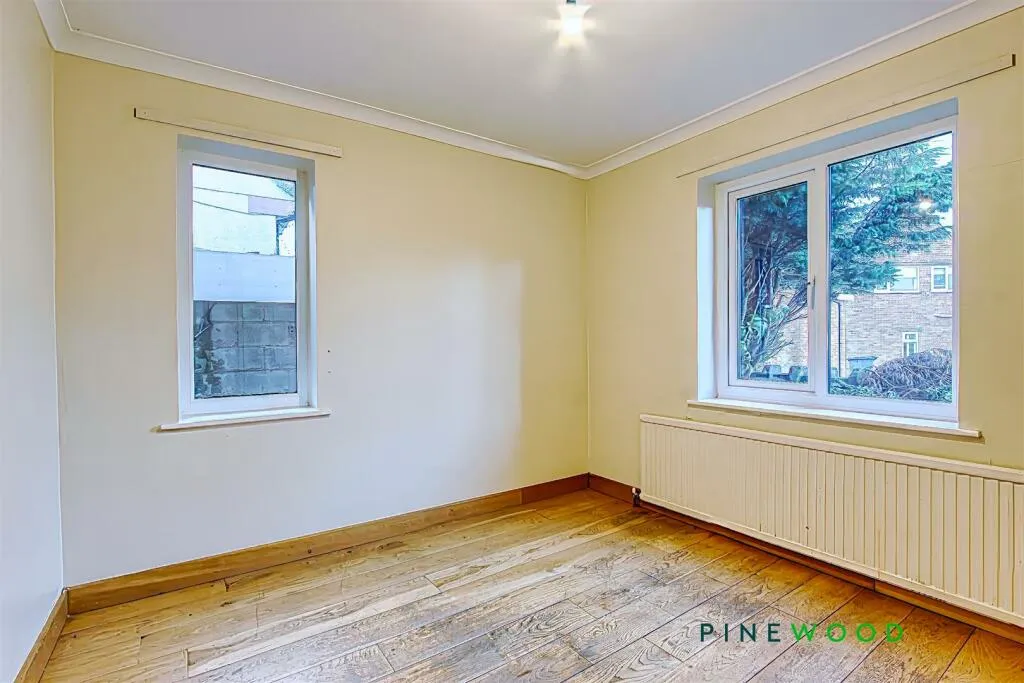 4 bed Detached
