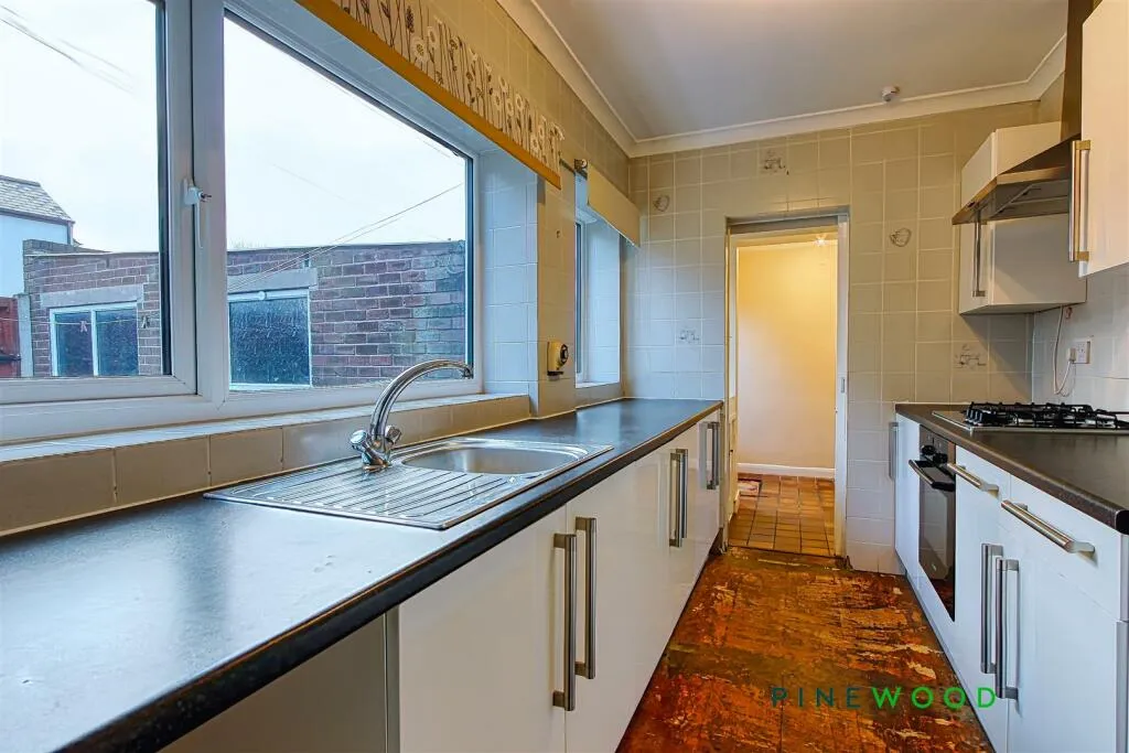 4 bed Detached