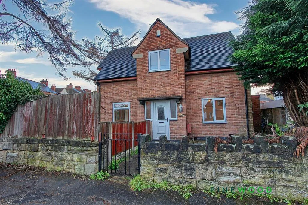 4 bed Detached