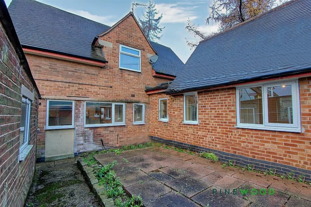 4 bed Detached