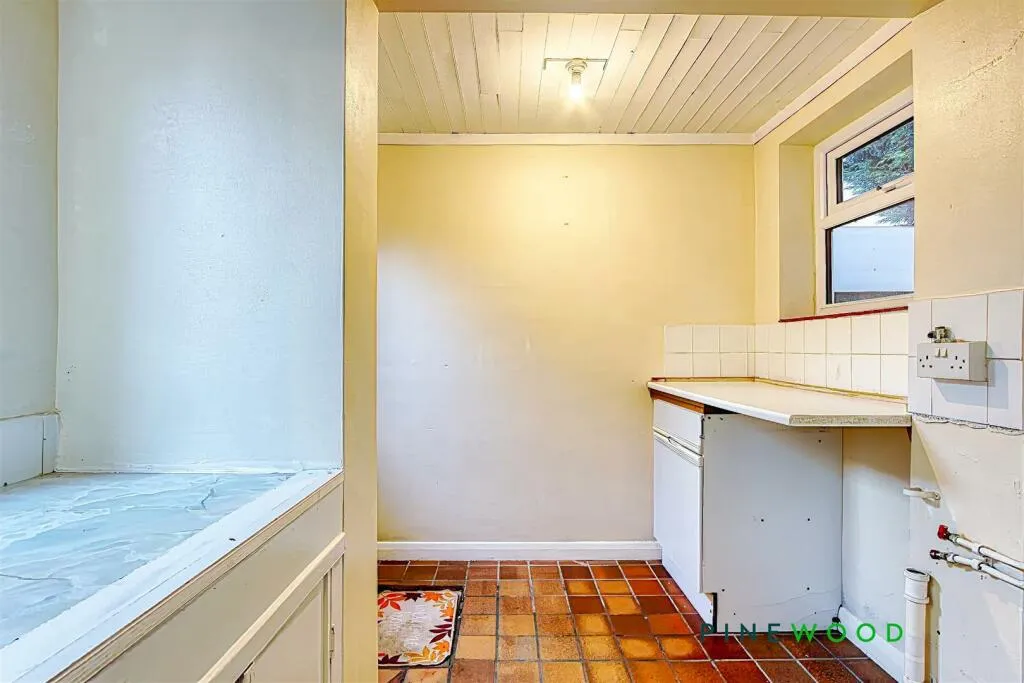 4 bed Detached