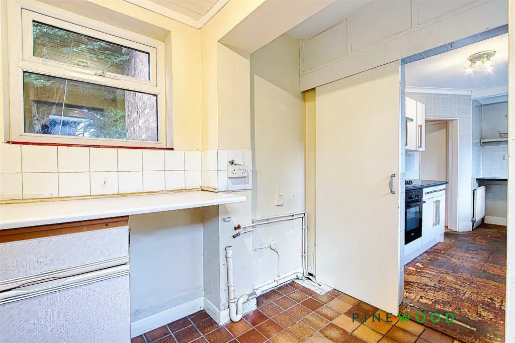 4 bed Detached