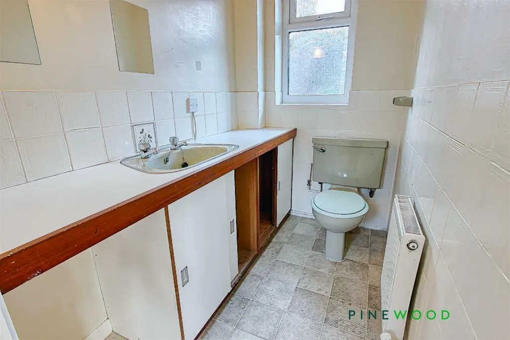 4 bed Detached